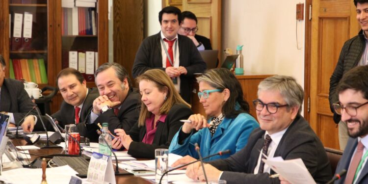 Comisión de Hacienda de la Cámara aprobó proyecto para reactivar el turismo y fomentar la industria audiovisual