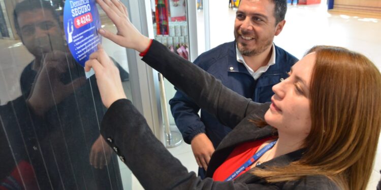 Lanzan campaña Denuncia Seguro con foco en armas ilegales y dan a conocer servicios del Programa de Apoyo a Víctimas en la Región de Tarapacá