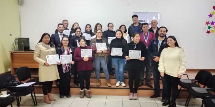 Certifican a las apoderados del Liceo María Auxiliadora en habilidades parentales