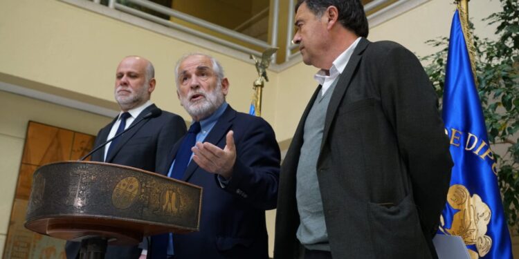 Ministros Montes y Valenzuela por proyecto que protege la vida rural: dará transparencia y evitará que familias sean estafadas