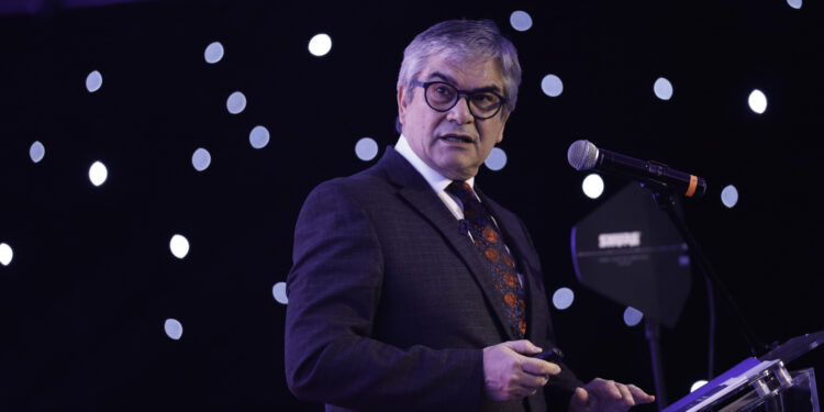 Ministro Marcel por IPC de julio: “Si uno separa el efecto del aumento de las tarifas eléctricas, la inflación se mantiene en una trayectoria de convergencia”