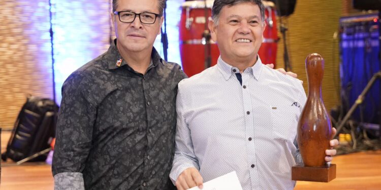 Iquiqueño Genaro Claps ganó torneo internacional de bowling en República Dominicana