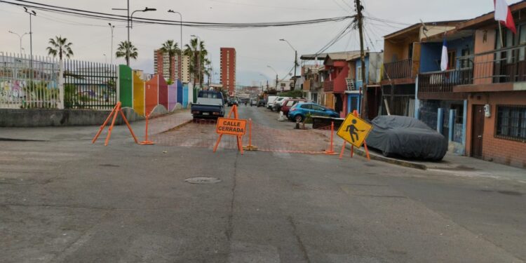 Aguas del Altiplano renueva colector público en calle Galvarino