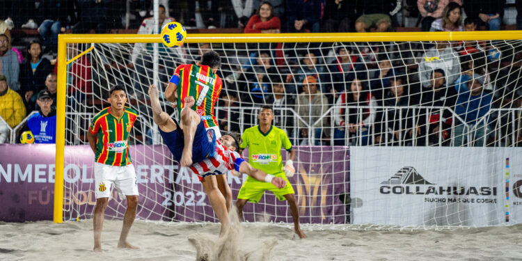 Apertura del Campeonato Nacional de Fútbol Playa Copa Collahuasi sábado y domingo