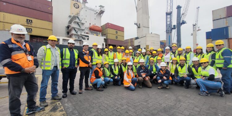 Empresas bolivianas conocen las ventajas del puerto de Iquique