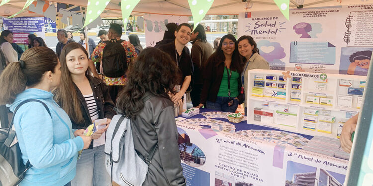 Con feria comunitaria conmemoraron día mundial de la salud mental en Arica