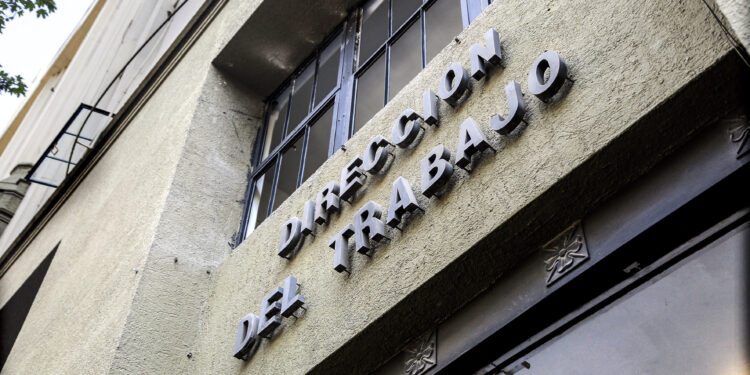 Dirección del Trabajo aplicó multas por $233 millones y envió a sus domicilios a 314 trabajadores durante las elecciones