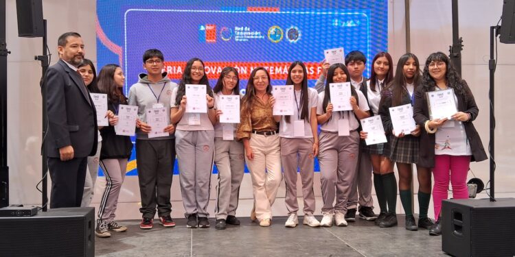Comunidades educativas de Tarapacá presentaron sus proyectos en Feria de Innovación Matemática del Mineduc