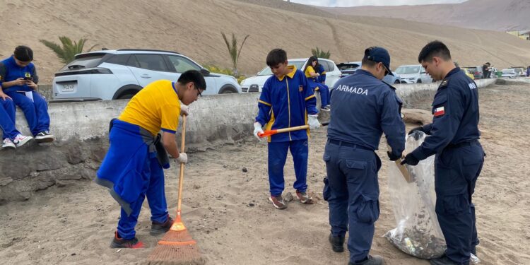Más de 500 voluntarios se trasladaron hasta Huayquique para celebrar el “Día Internacional de la limpieza de playas”