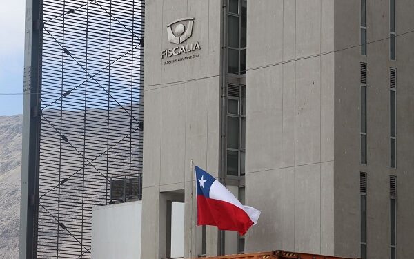 Fiscalía logra condena efectiva para sujeto que lesionó y amenazó a su cónyuge en Iquique