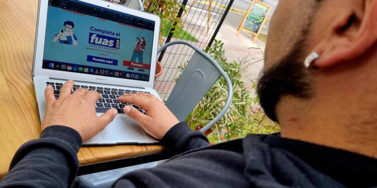 FUAS 2025: cerca de 80 mil jóvenes no están postulando a gratuidad, becas o créditos
