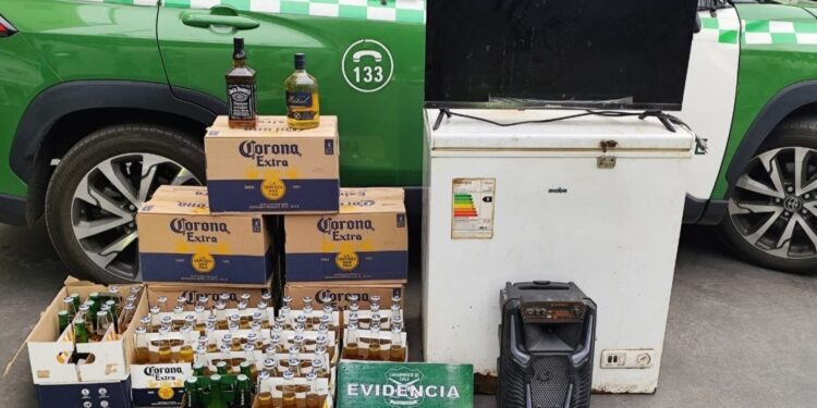 Carabineros detectó domicilio donde comercializaban alcohol clandestinamente