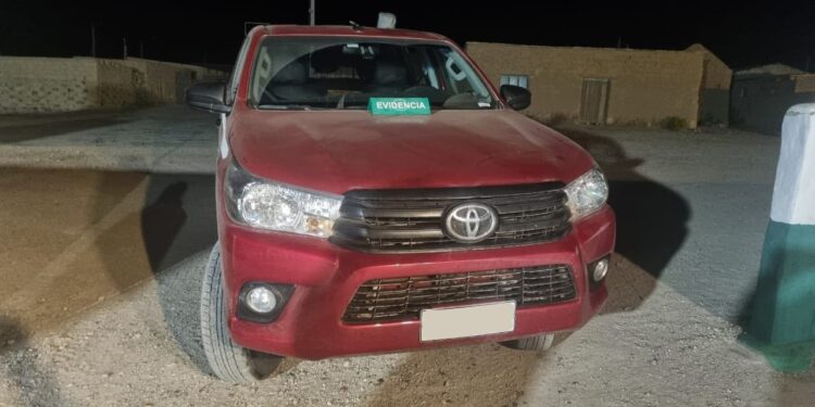 Carabineros recuperó en frontera vehículo robado en Iquique