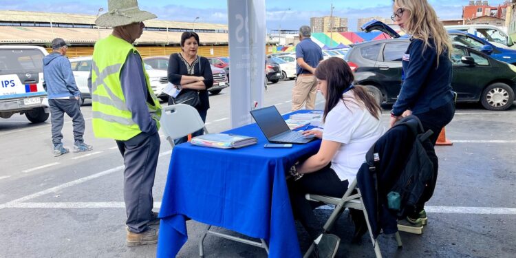 Operativo de postulación al Subsidio Eléctrico en Terminal Agro Iquique
