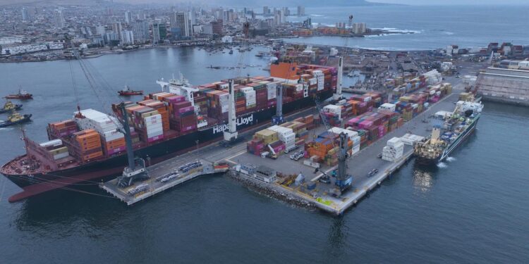 Iquique Terminal Internacional (ITI) reforzará su operación con dos nuevas grúas móviles
