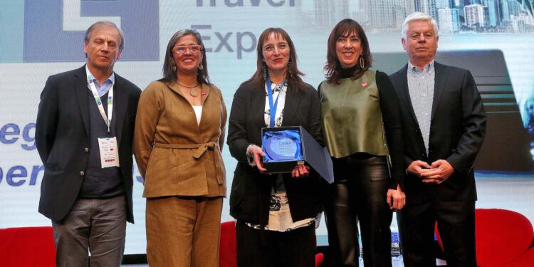 Collahuasi recibe galardón por su compromiso con el patrimonio cultural de Chile