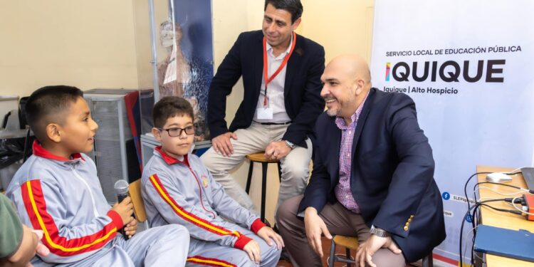 Colegio España inaugura proyecto radial online