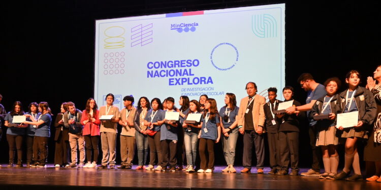 Cupo Explora-UNESCO ofrece 779 cupos para que jóvenes con trayectoria científica ingresen a la universidad el próximo año