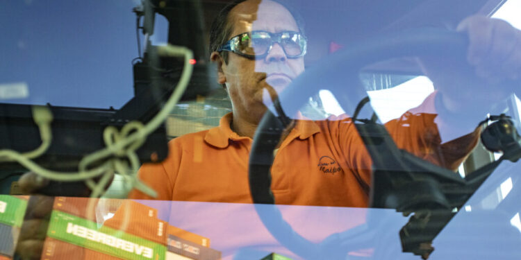 Portuarios Iquiqueños serán capacitados por CEIM