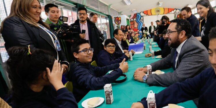 Simce 2024: cerca de 800 mil estudiantes de 4° básico, 6° básico y II medio miden el avance de sus aprendizajes