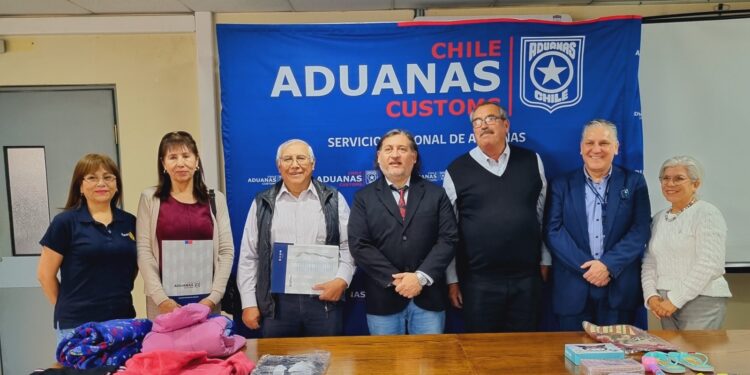 Aduanas realiza donaciones en Iquique y Alto Hospicio