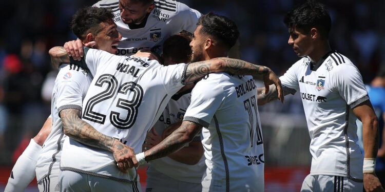 Colo Colo nuevo líder del Campeonato Itaú al vencer a Unión La Calera