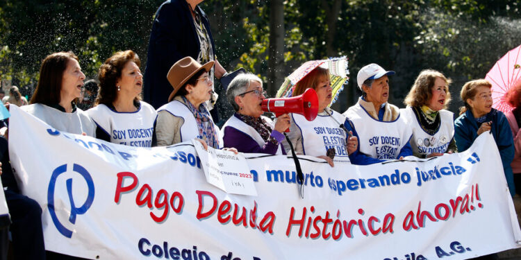 Ministro Cataldo y Deuda Histórica: “Comienza cierre de un proceso que ha sido doloroso para miles de profesores”