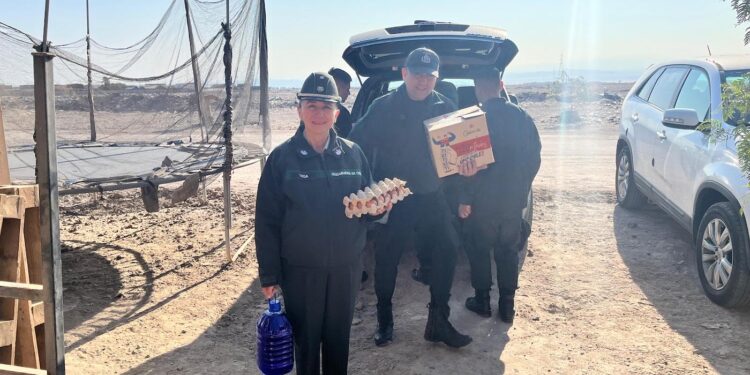 Funcionarios del CDP de Pozo ayudan a hermanas que viven en precariedad