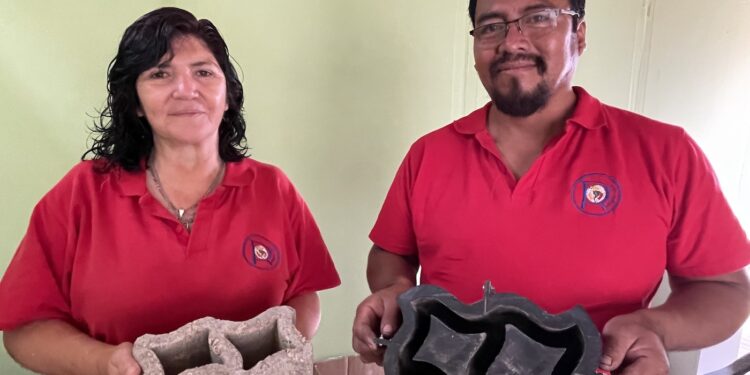 Recicladora de base se sumó a innovar: Creó ladrillo con residuos de cartón