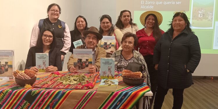 Libros recogen experiencias educativas interculturales del profesor Juan Alvarez Ticuna