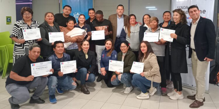 SENDA Previene Iquique  reconoce  a dirigentes vecinales  como líderes comunitarios