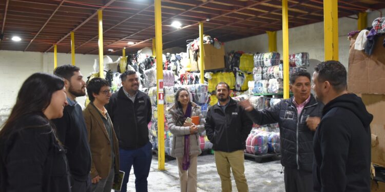 Experto del Ministerio de Medio Ambiente visitó Zona Franca para elaboración de Estrategia de Economía Circular para textiles