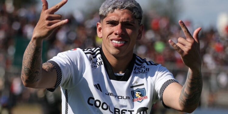 Colo Colo ya se prueba la corona de campeón: Le costó, pero ganó 3-2 a Palestino
