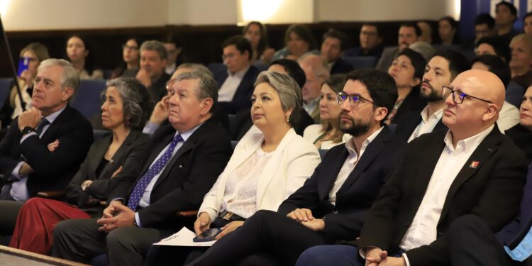 Gobierno presenta proyecto de ley que perfecciona el sistema de calificación de enfermedades profesionales