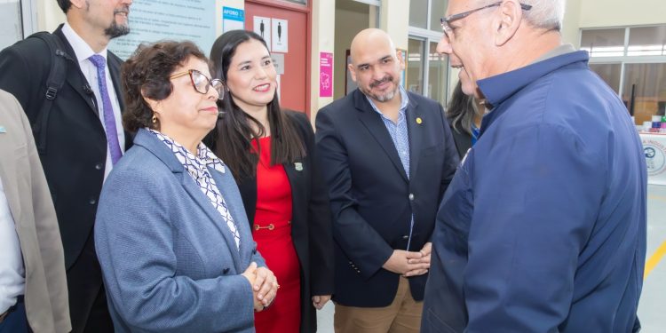 Diario El País, de España, destaca a iquiqueño por su labor como director de Alta Dirección Pública