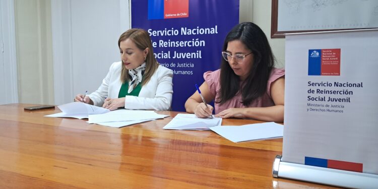 Servicio de Reinserción Social fortalece trabajo orientado a jóvenes a través de convenio con Injuv