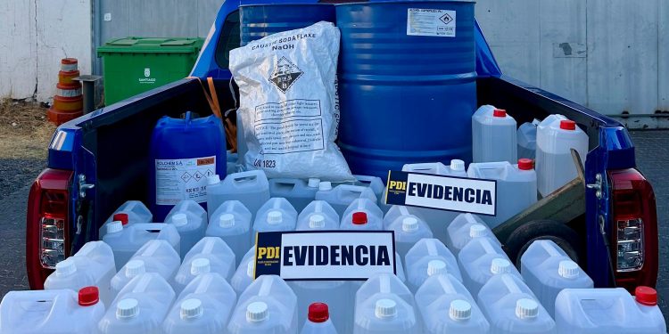 PDI detuvo a dos imputados por tráfico de precursores químicos para fabricación de drogas