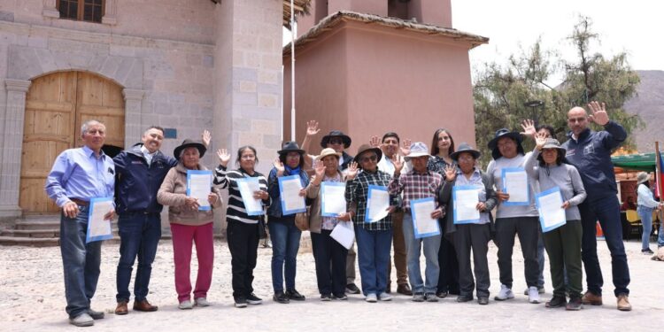 Minagri entrega bonos de hasta $1 millón a agricultores afectados por derrame de hidrocarburos en Socoroma