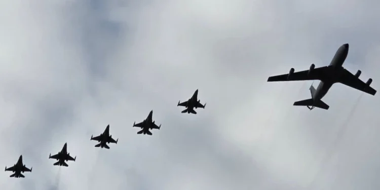 Ejercicio Internacional: Los F-16 Block 50, KC-135E y 737 de la FACh arribaron a Brasil para participar en Cruzex 2024