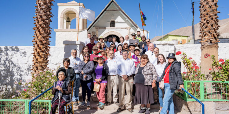 Cerro Colorado | BHP y vecinos de Parca inauguraron obras de reparación de la iglesia de la localidad
