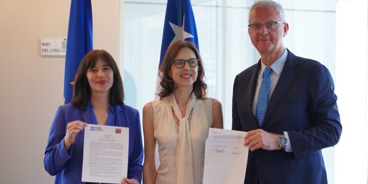 SENDA y Agencia Europea de Drogas acuerdan ambicioso plan de trabajo para fortalecer prevención y monitoreo de nuevas drogas