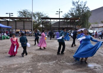 Con 140 artistas en escena Mamiña es sede del Encuentro Regional de Cachimbo 2024