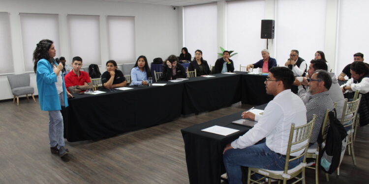 Empresas locales participan en taller de reducción, reciclaje y reutilización de residuos