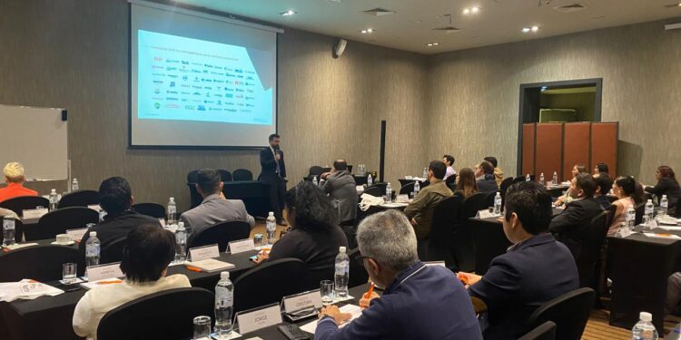 AII y Teck realizan taller de negociación en el marco de Red Pro Norte