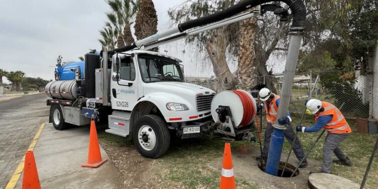 Mensualmente la empresa cubre cerca de 40 kilómetros de colectores públicos