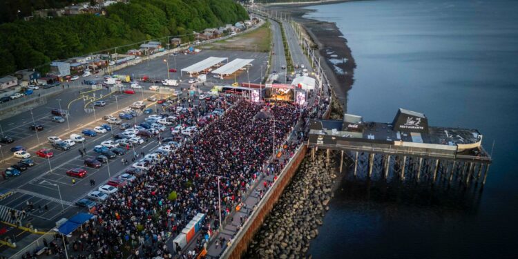 Gira Teletón 2024 culmina con la caravana de artistas y una emotiva historia