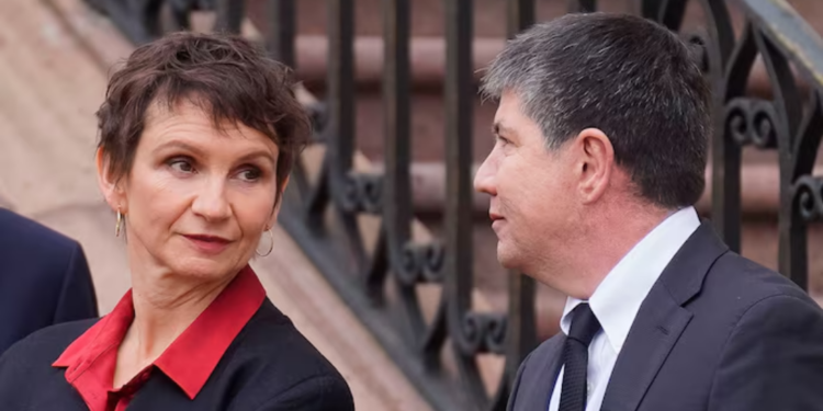 Encuesta Cadem: Aprobación de la ministra Carolina Tohá cae a 32%, acumulando un retroceso de 14pts desde que comenzara el caso Monsalve