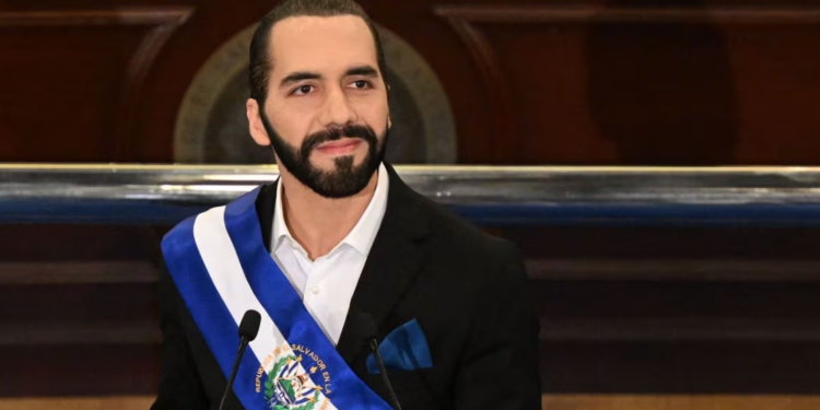 Encuesta Cadem: Nayib Bukele tiene un 81% de imagen positiva en Chile y a 42% le gustaría que el próximo presidente tuviera un estilo similar