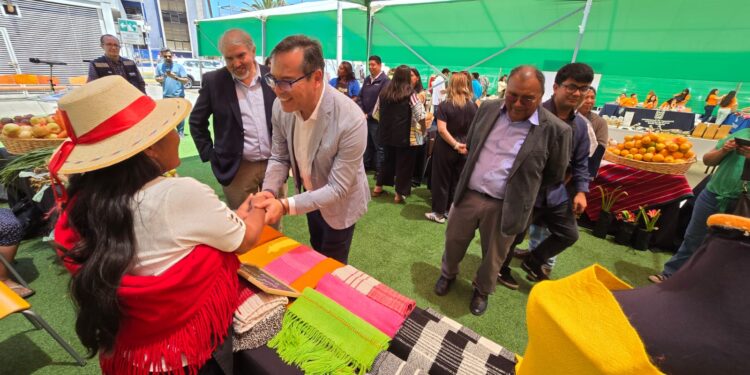 INDAP y ZOFRI renuevan convenio para fortalecer la agricultura familiar campesina e indígena