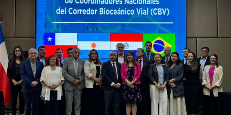 Cores de Tarapacá participan en encuentro internacional del corredor bioceánico